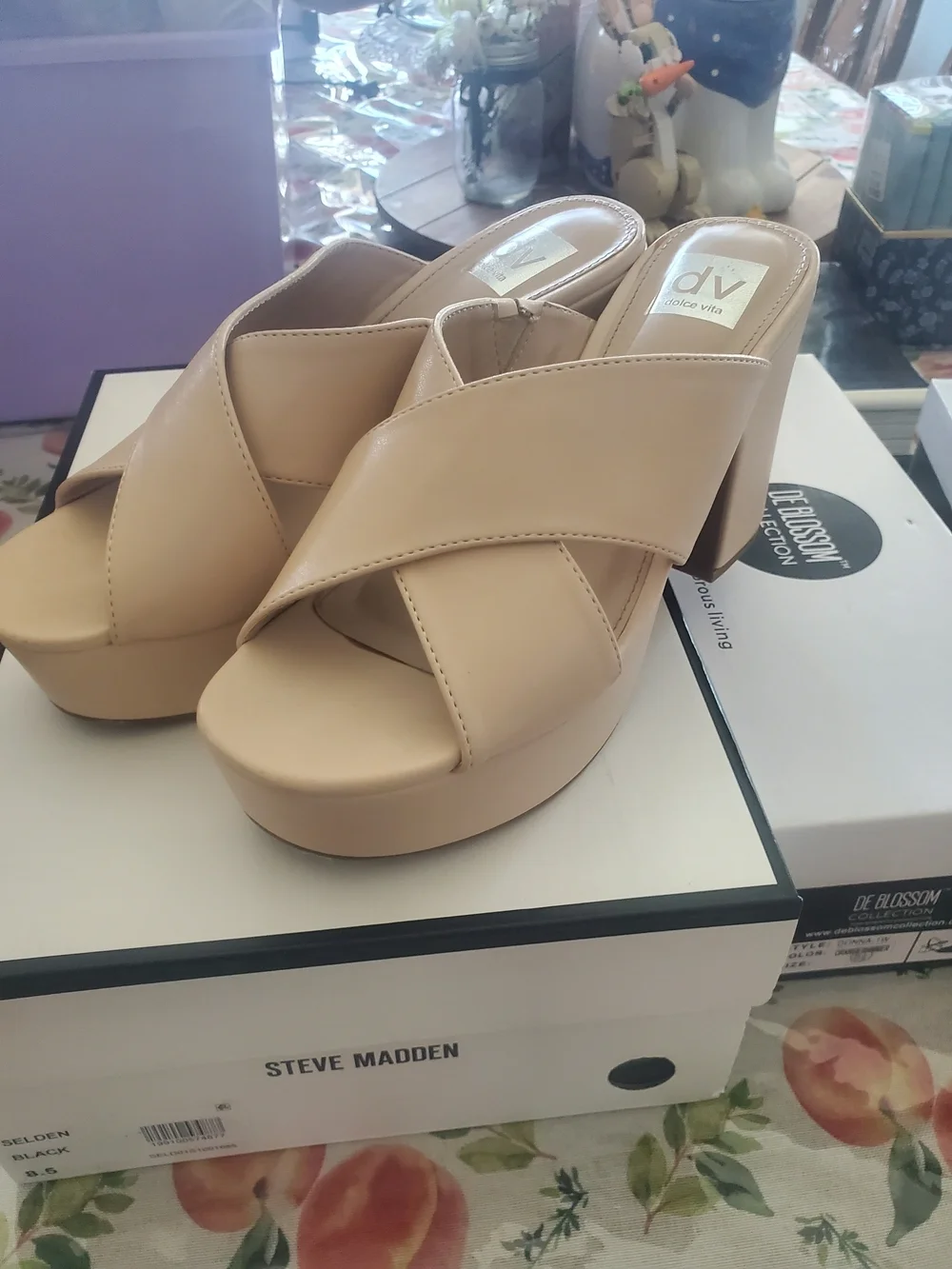 DV Tan Beige Platform Crossover Slide Heels Size 7.5